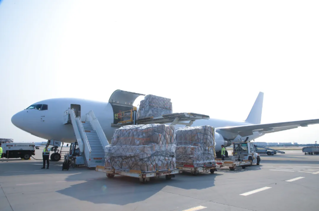 鐵翼飛架全球 陜西西咸新區空港新城，141.3%增長的“空中朋友圈”密碼